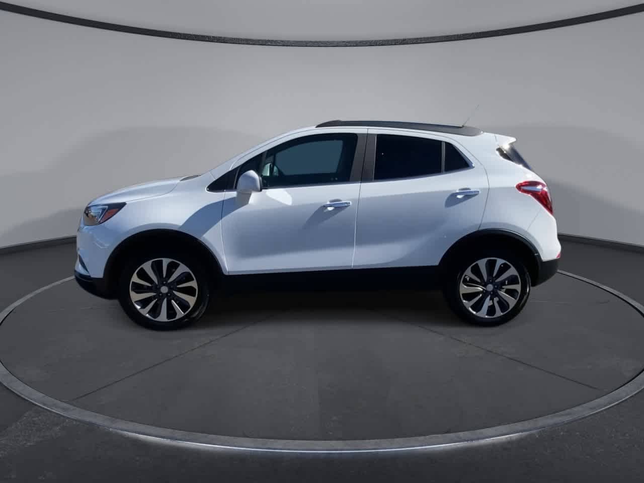 Used 2021 Buick Encore Preferred AWD/4WD image 5
