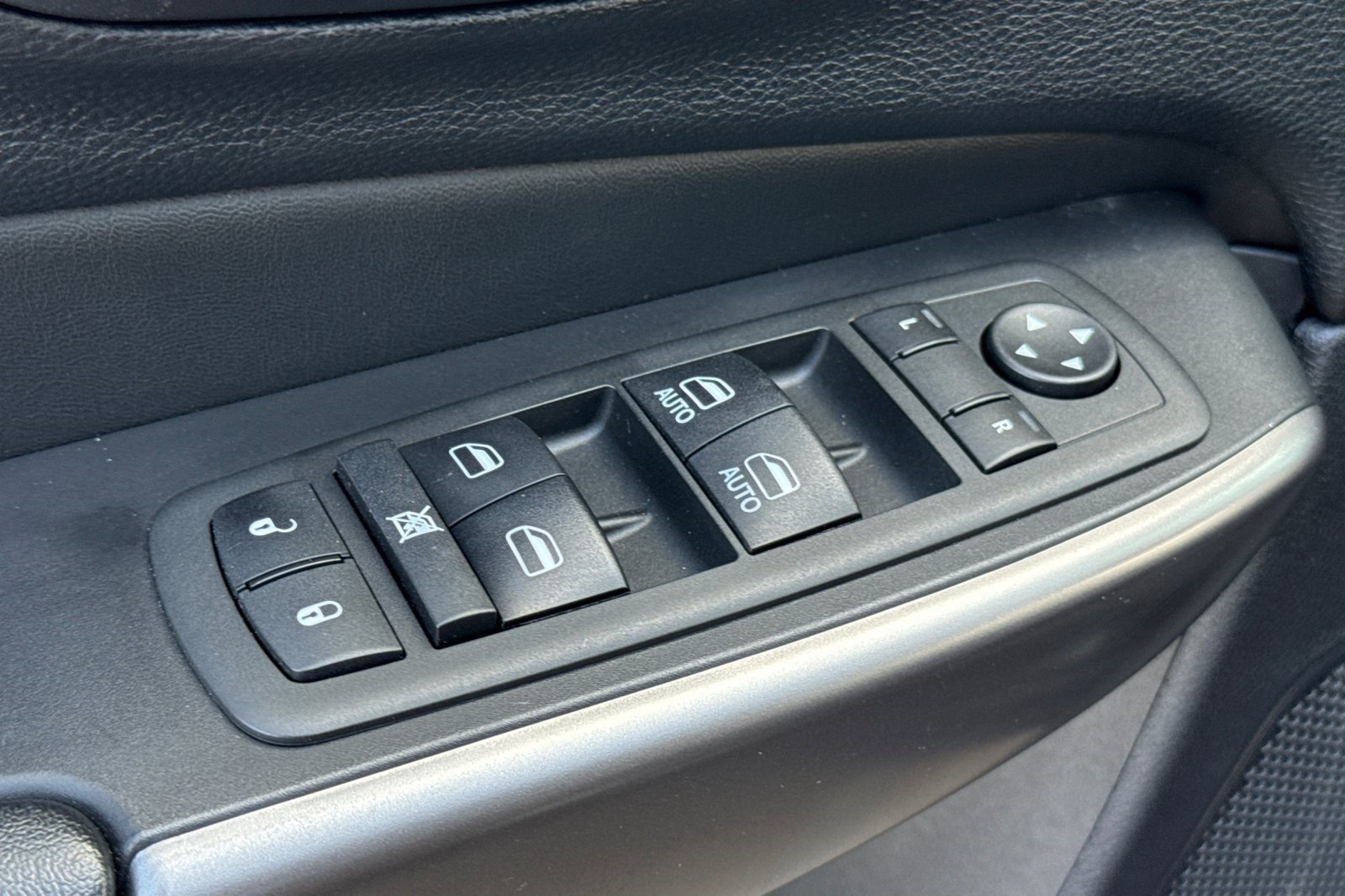 Used 2021 Jeep Cherokee Latitude Lux AWD/4WD image 14