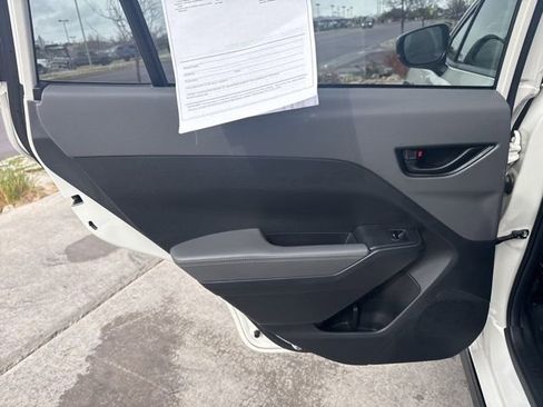 Used 2025 Subaru Crosstrek 2.0i Premium image 20