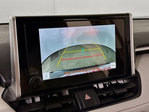 Used 2025 Toyota RAV4 XLE w/ Convenience Package FWD image 25