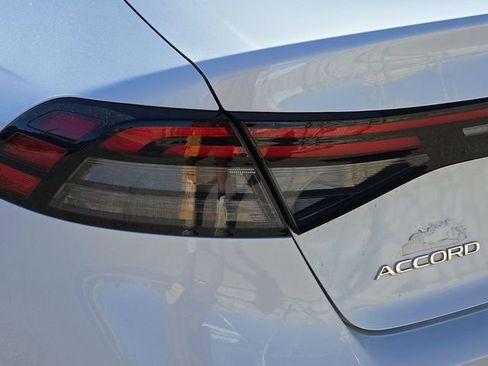 Used 2025 Honda Accord Touring image 9