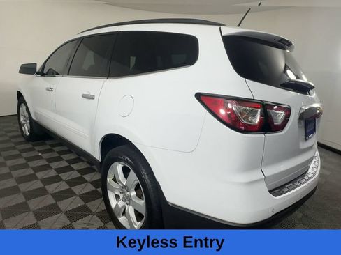 Used 2016 Chevrolet Traverse LT w/ Style and Technology Package FWD image 10