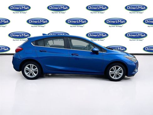 Used 2018 Chevrolet Cruze LT w/ Convenience Package FWD image 8
