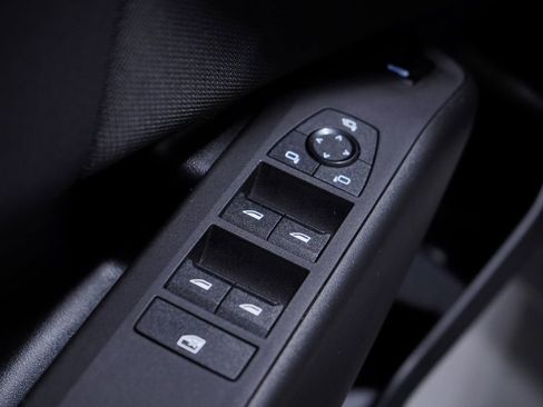 Used 2025 BMW X3 xDrive30i w/ Convenience Package image 16