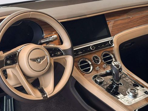 Used 2020 Bentley Continental GT V8 image 32