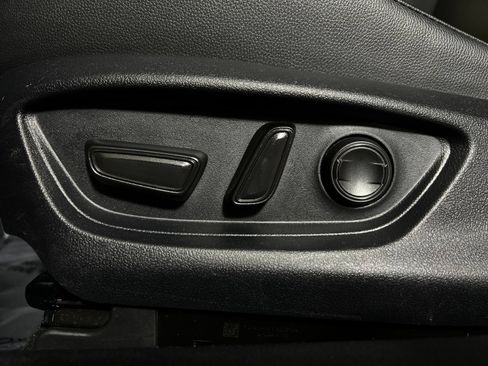 Certified 2025 Toyota Camry SE FWD image 14