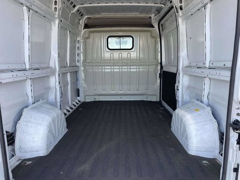 Used 2025 RAM ProMaster 2500 w/ Convenience Group FWD image 18