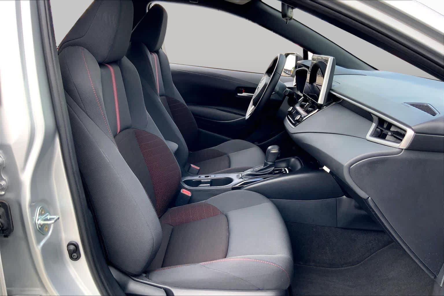 Certified 2026 Toyota Corolla SE w/ SE Premium Package FWD image 9