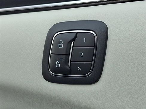 Used 2022 Ford Mustang Mach-E Premium image 29