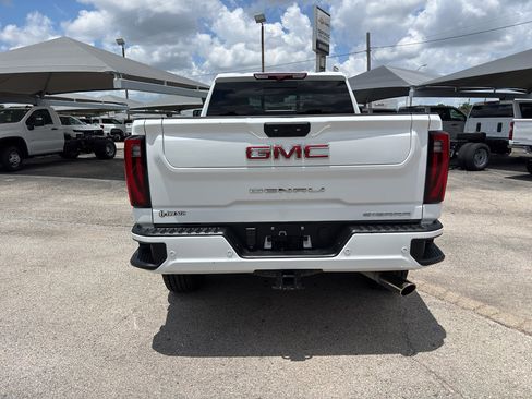 Used 2024 GMC Sierra 2500 Denali w/ Technology Package AWD/4WD image 6