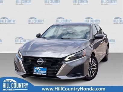 Used 2024 Nissan Altima 2.5 SV