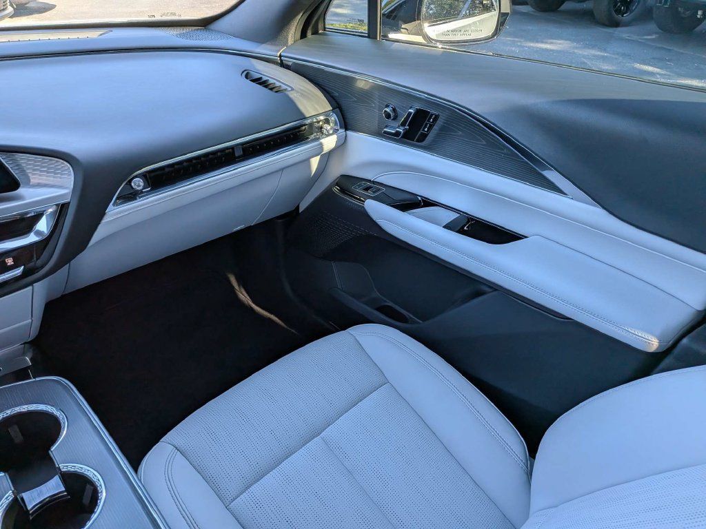 Certified 2024 Cadillac Lyriq Luxury RWD image 19