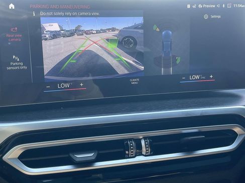 Used 2023 BMW i4 eDrive40 w/ M Sport Package image 11