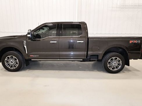 Certified 2025 Ford F350 Platinum w/ Platinum Plus Package image 7