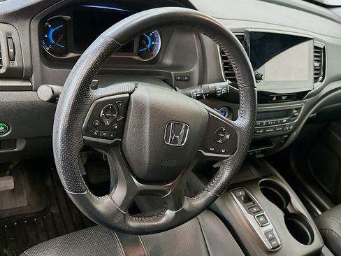 Used 2022 Honda Pilot TrailSport image 18