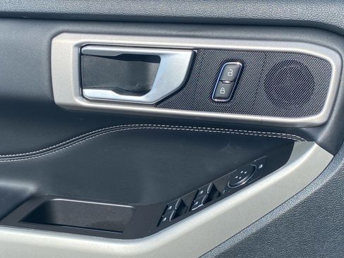 Certified 2023 Ford Explorer XLT w/ Equipment Group 202A AWD/4WD image 18