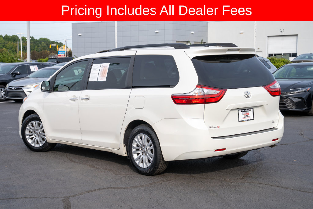 Used 2017 Toyota Sienna XLE FWD image 3