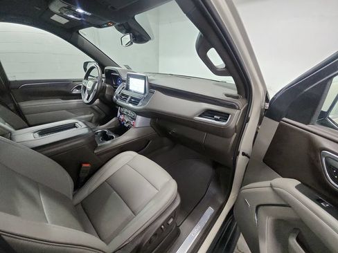 Used 2023 GMC Yukon SLT w/ SLT Luxury Package RWD image 29