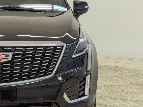 New 2026 Cadillac XT5 Luxury image 11