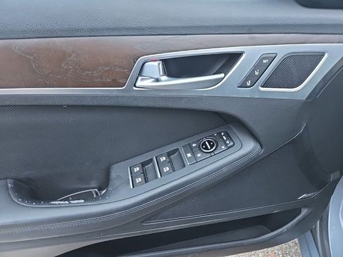 Used 2017 Genesis G80 3.8 w/ Option Group 03 image 13