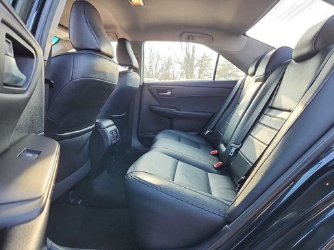 Used 2015 Toyota Camry XLE image 10