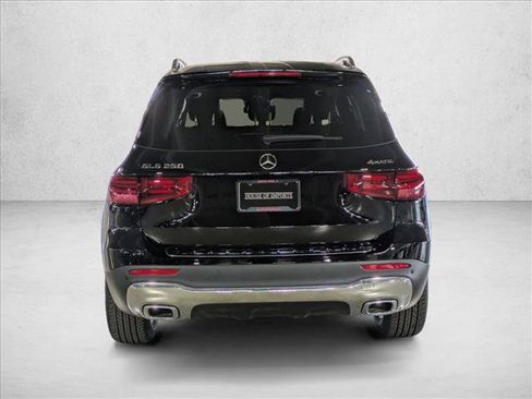 New 2025 Mercedes-Benz GLB 250 4MATIC image 8