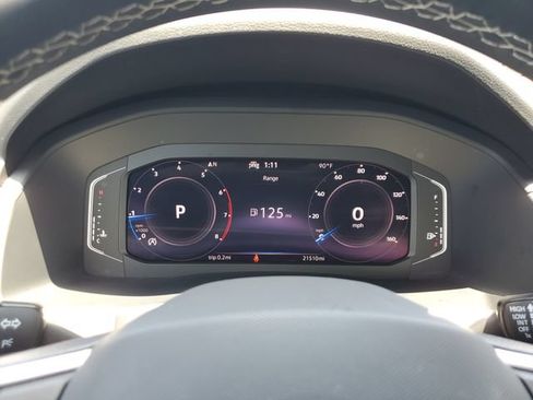 Certified 2023 Volkswagen Atlas Cross Sport SE w/ Panoramic Sunroof Package FWD image 26
