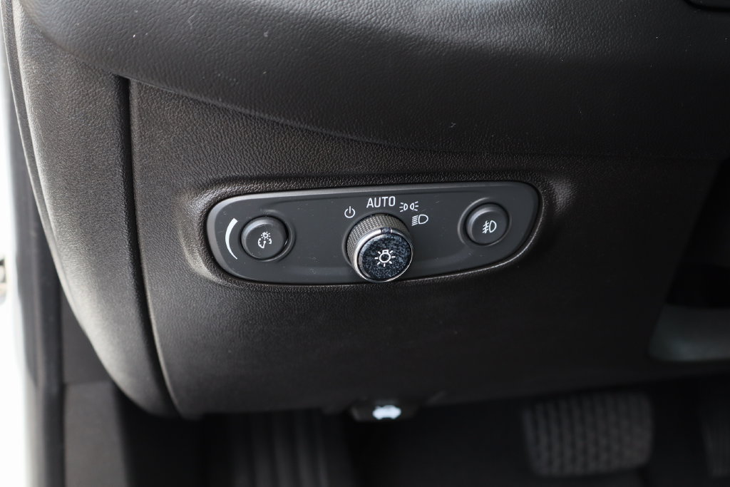 Certified 2022 Chevrolet Equinox Premier FWD image 12