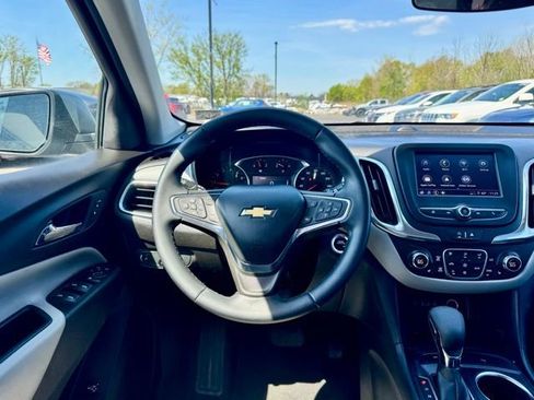 Used 2024 Chevrolet Equinox LT AWD/4WD image 12