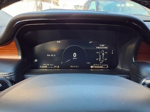 Used 2023 Lincoln Nautilus Reserve image 20