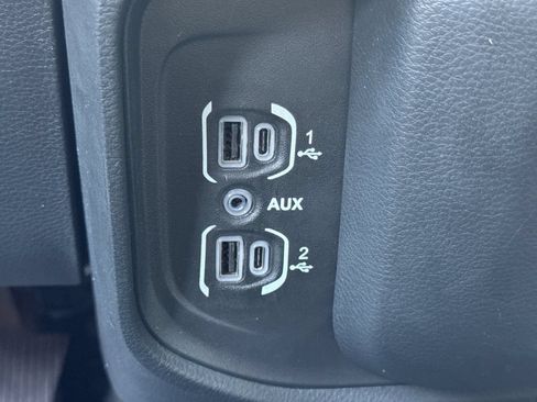 Used 2022 RAM 1500 Big Horn AWD/4WD image 34