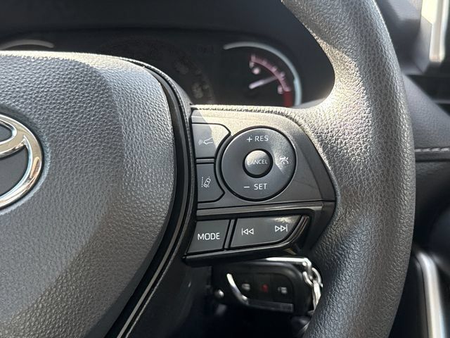 Used 2024 Toyota RAV4 LE FWD image 28