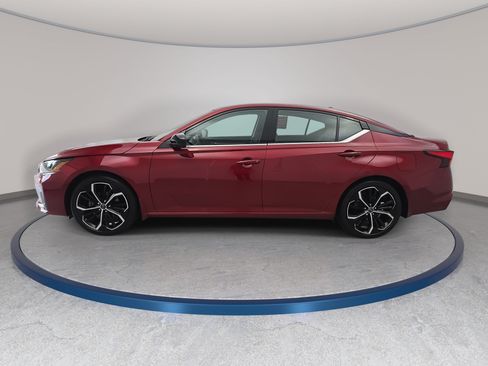 Certified 2023 Nissan Altima 2.5 SR FWD image 8