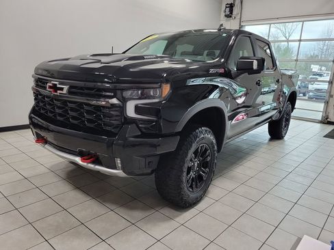 Used 2024 Chevrolet Silverado 1500 ZR2 w/ Technology Package image 3