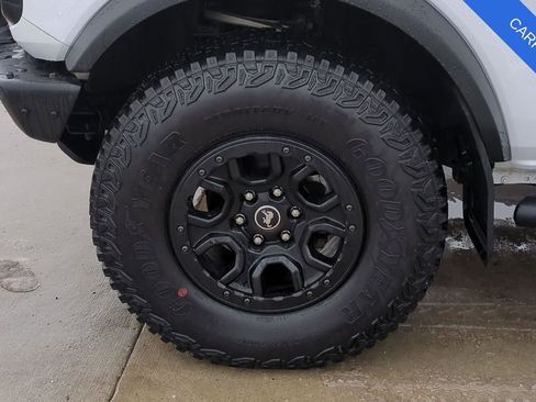 Used 2022 Ford Bronco Wildtrak image 14