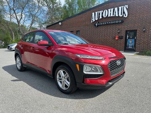 Used 2021 Hyundai Kona SE image 1