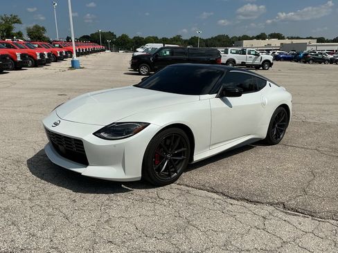 Used 2024 Nissan Z Performance w/ Floor Mat Package RWD image 1