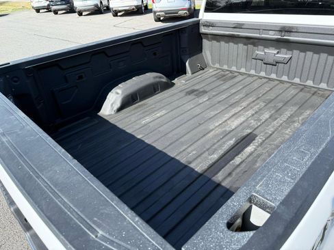 Used 2022 Chevrolet Silverado 2500 Custom w/ Custom Value Package image 7