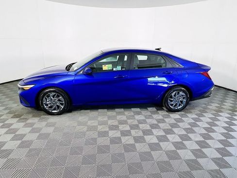 Used 2024 Hyundai Elantra SEL FWD image 4