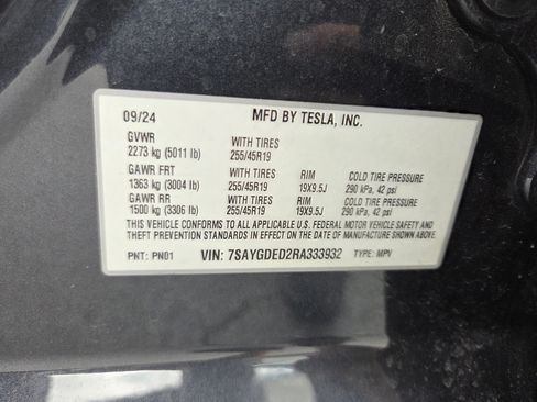 Used 2024 Tesla Model Y 2WD image 20