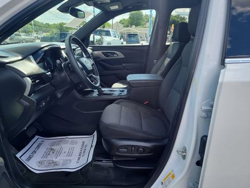 Used 2023 Chevrolet Traverse LT w/ LPO, Cargo Package AWD/4WD image 9