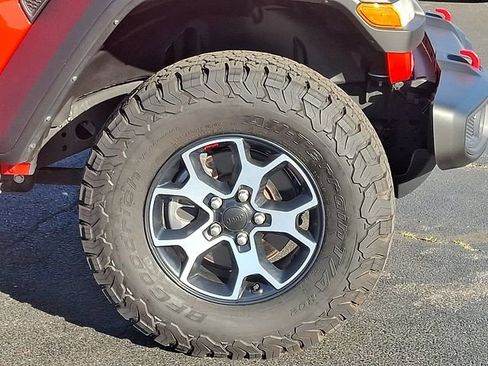 Used 2022 Jeep Wrangler Unlimited Rubicon AWD/4WD image 8