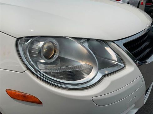 Used 2011 Volkswagen Eos Lux FWD image 56
