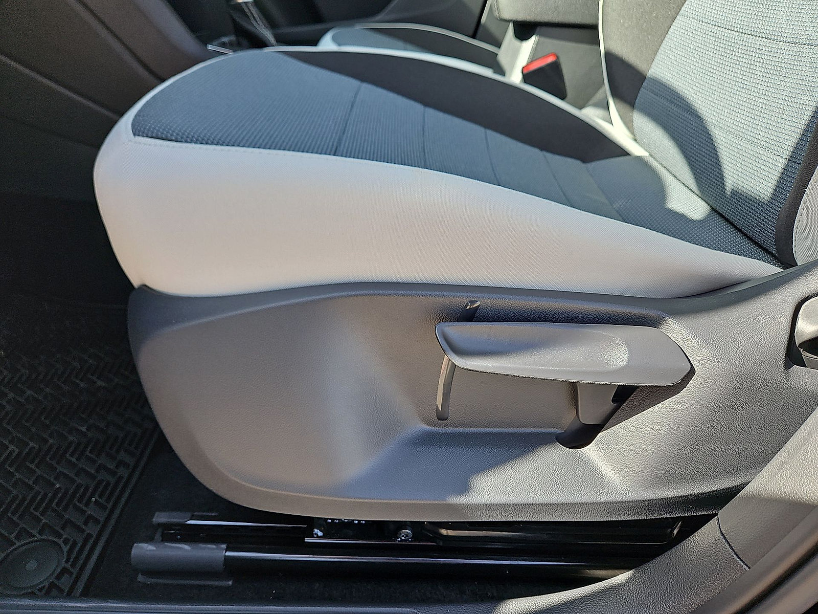 New 2027 Volkswagen Taos S FWD image 17