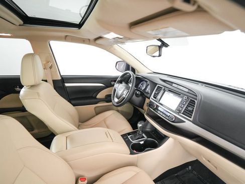 Used 2016 Toyota Highlander XLE image 20