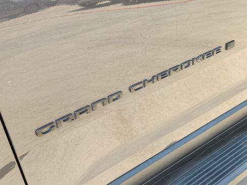 Used 2022 Jeep Grand Cherokee L Laredo RWD image 31