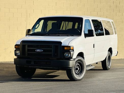 Used 2014 Ford E-350 and Econoline 350 XL w/ Power Windows & Locks Group RWD image 3
