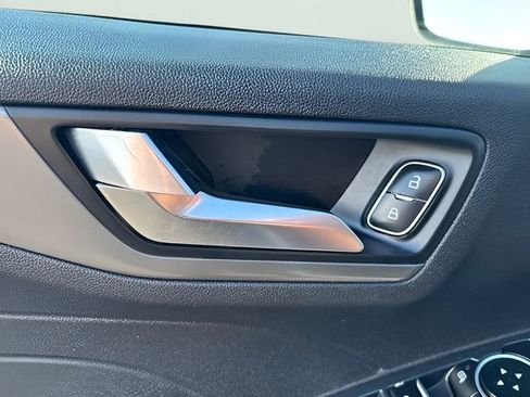 Used 2023 Ford Escape SE FWD image 10