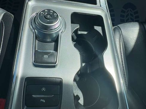 Used 2022 Ford Edge Titanium image 17