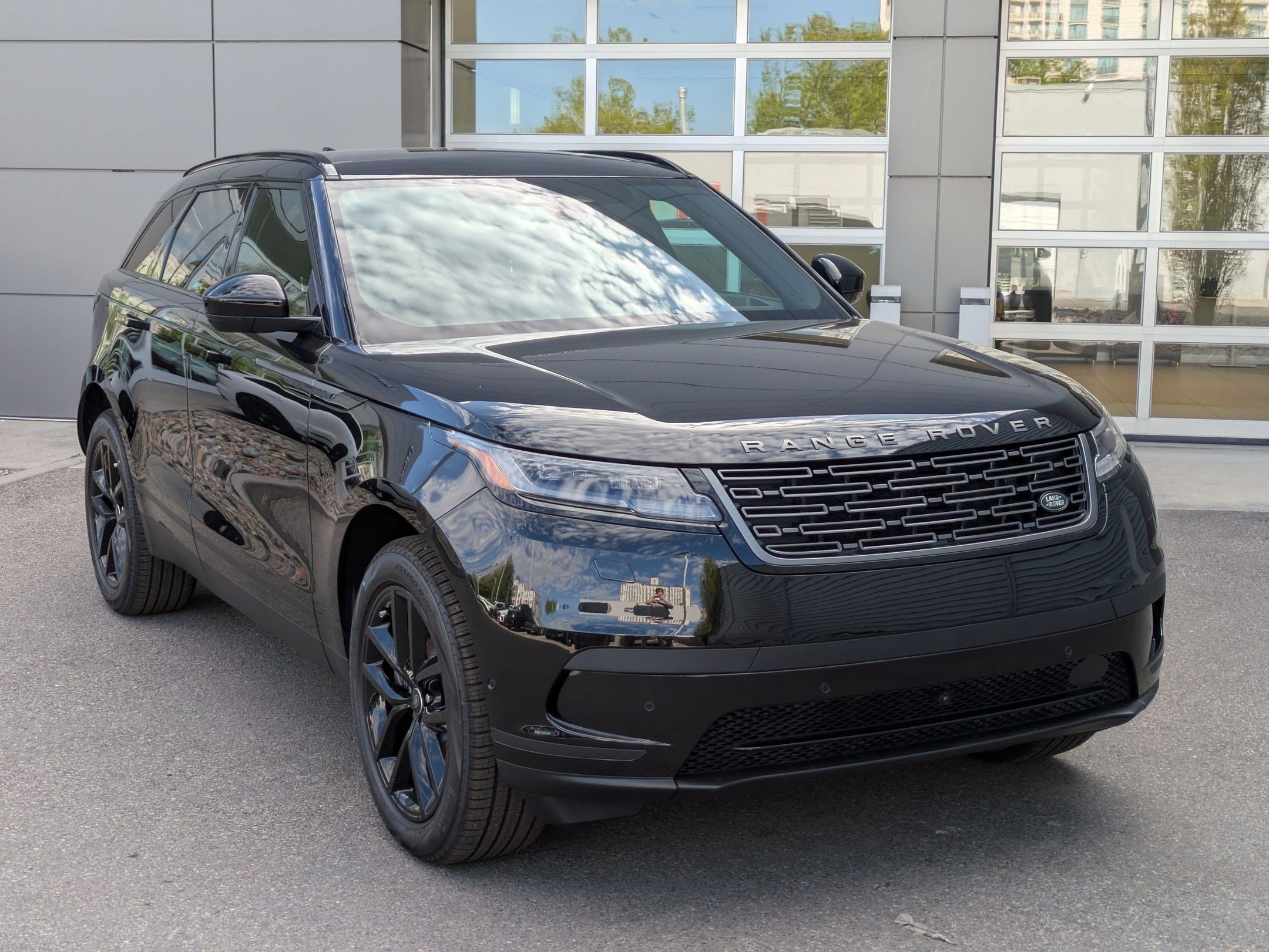New 2026 Land Rover Range Rover Velar S AWD/4WD image 3